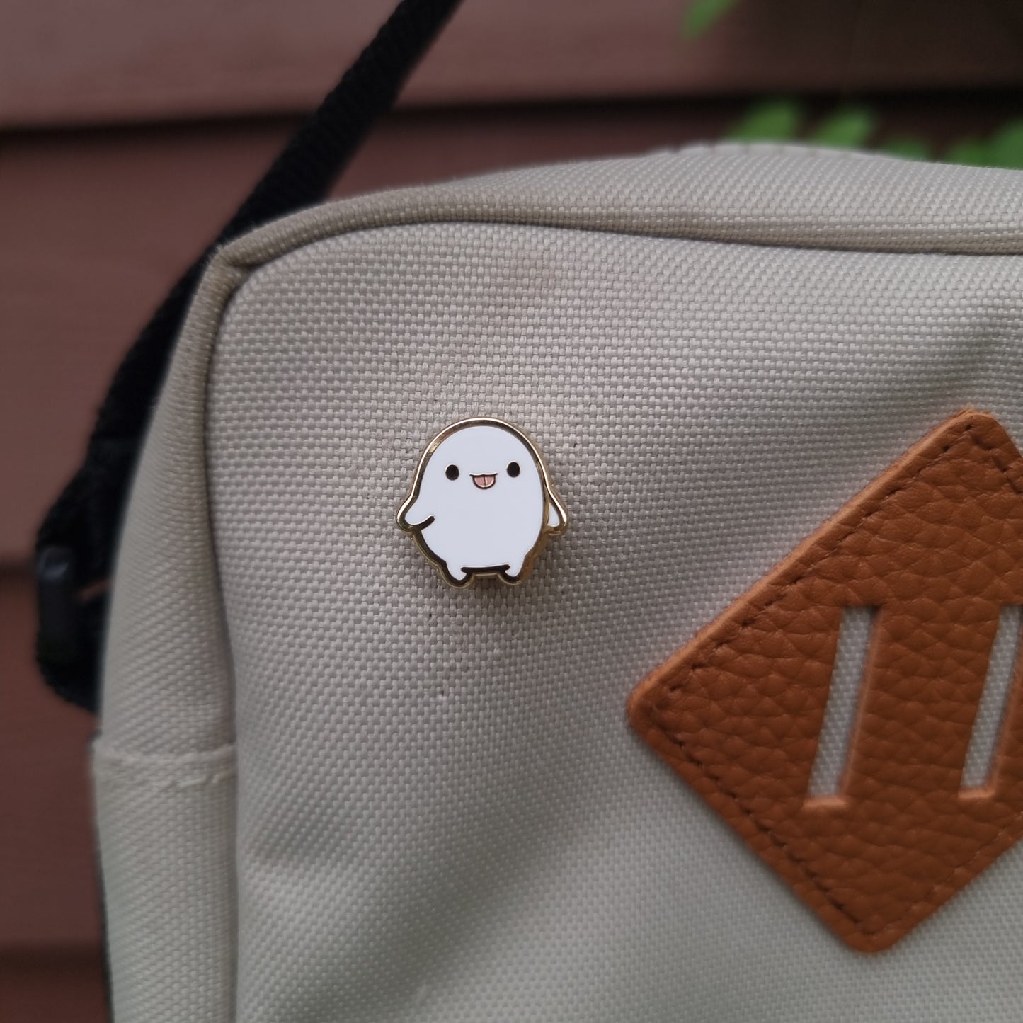 Warawara Enamel Pin