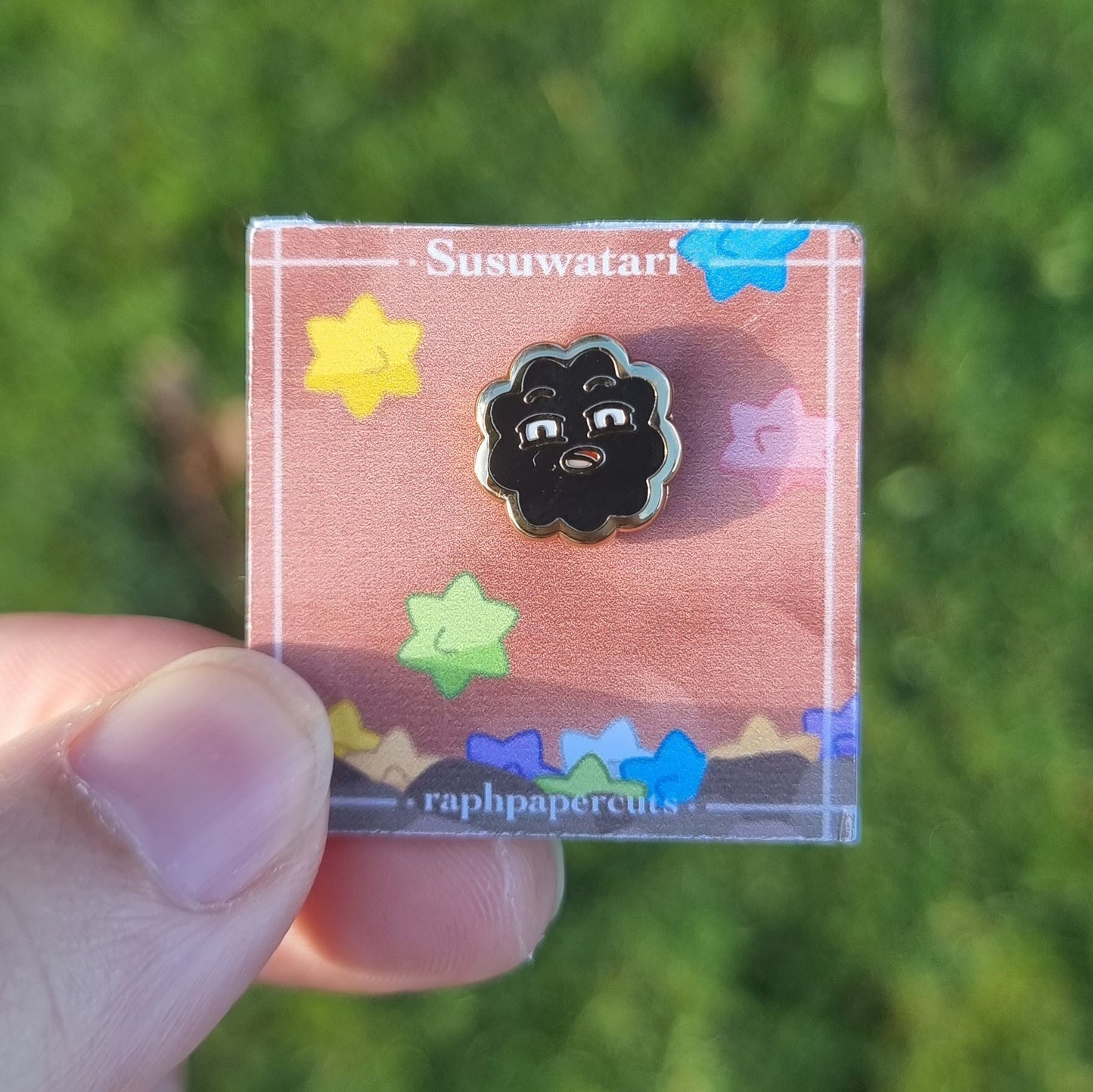 Susuwatari Enamel Pin